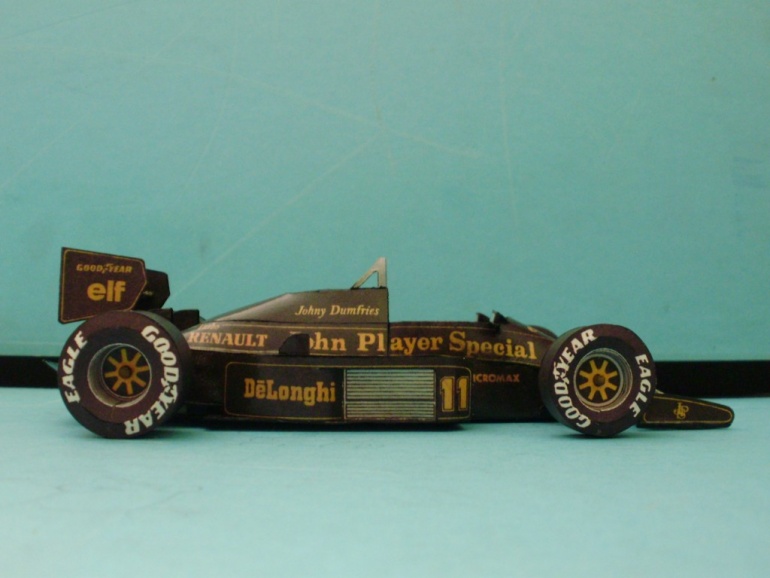 LOTUS 98T (Plná velikost v novém okně) LOTUS 98T