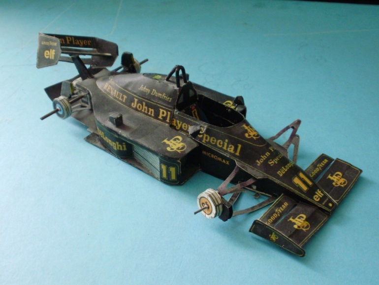 LOTUS 98T (Plná velikost v novém okně) LOTUS 98T