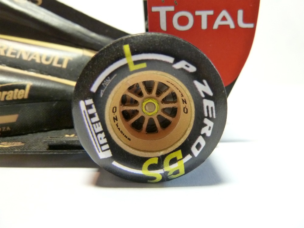 Renault R31 VC Brazílie 2011 B.Senna (Plná velikost v novém okně) Renault R31 VC Brazílie 2011 B.Senna