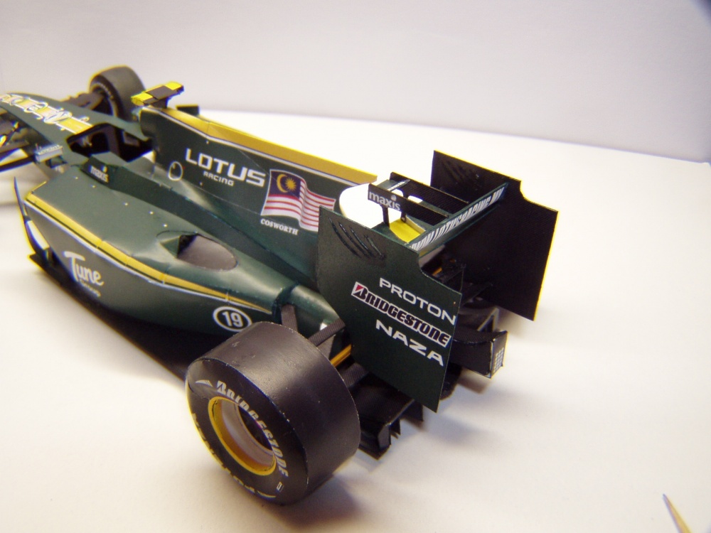 Lotus T127, 2010, F. Fauzy (Plná velikost v novém okně) Lotus T127, 2010, F. Fauzy
