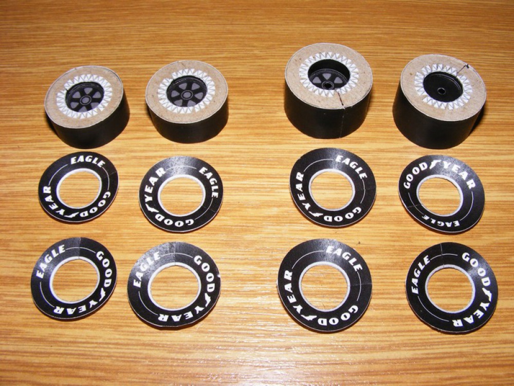 Lotus 98T (Plná velikost v novém okně) Lotus 98T