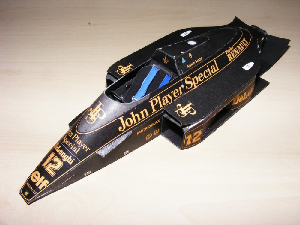 Lotus 98T (Plná velikost v novém okně) Lotus 98T