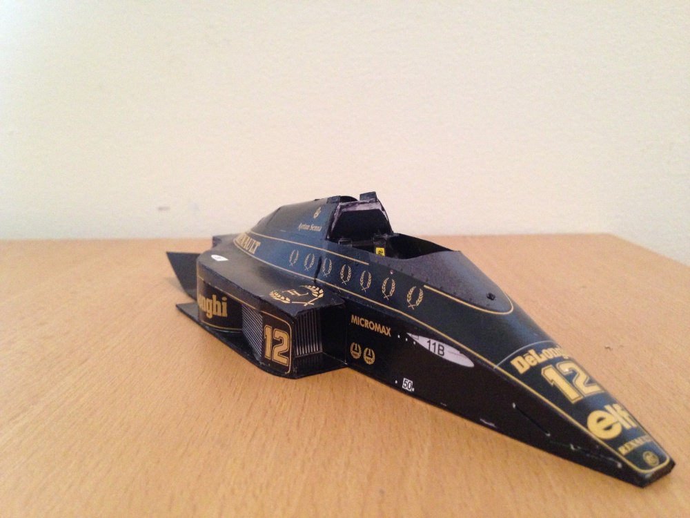 Lotus 98T (Plná velikost v novém okně) Lotus 98T