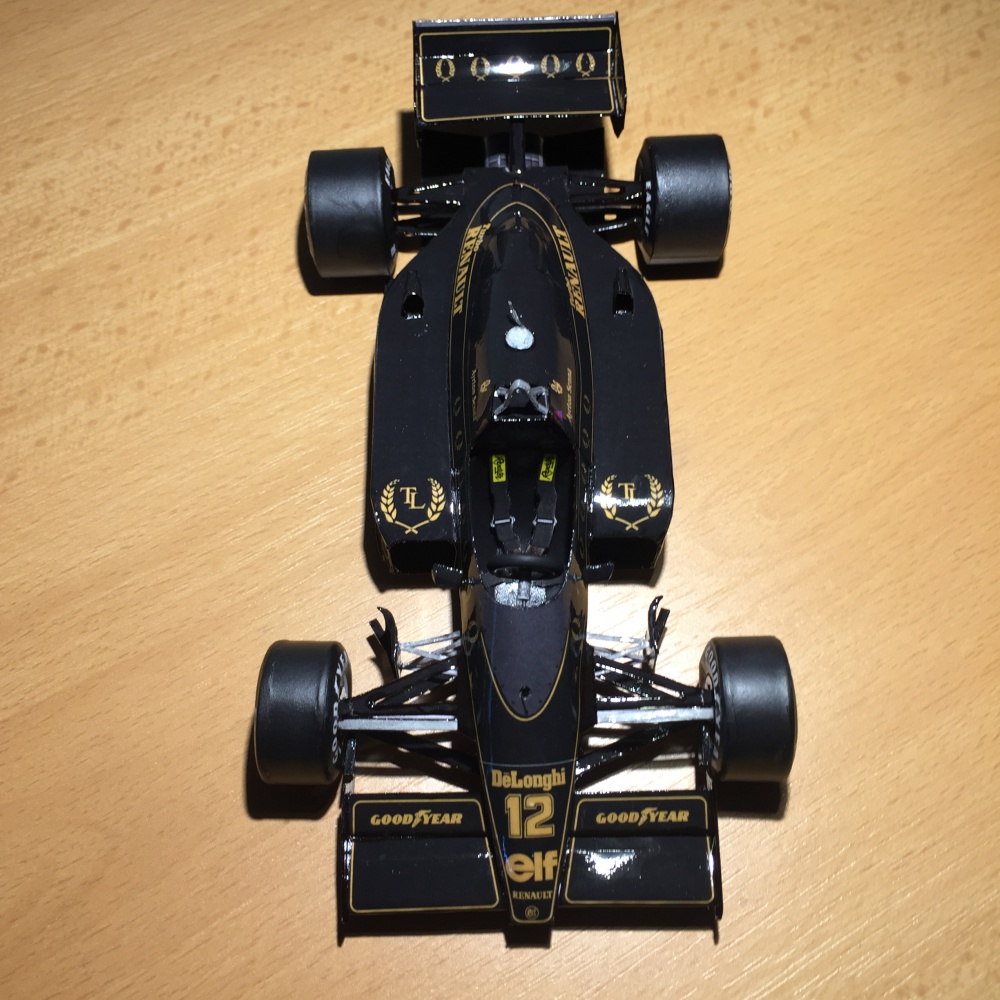 Lotus 98T (Plná velikost v novém okně) Lotus 98T