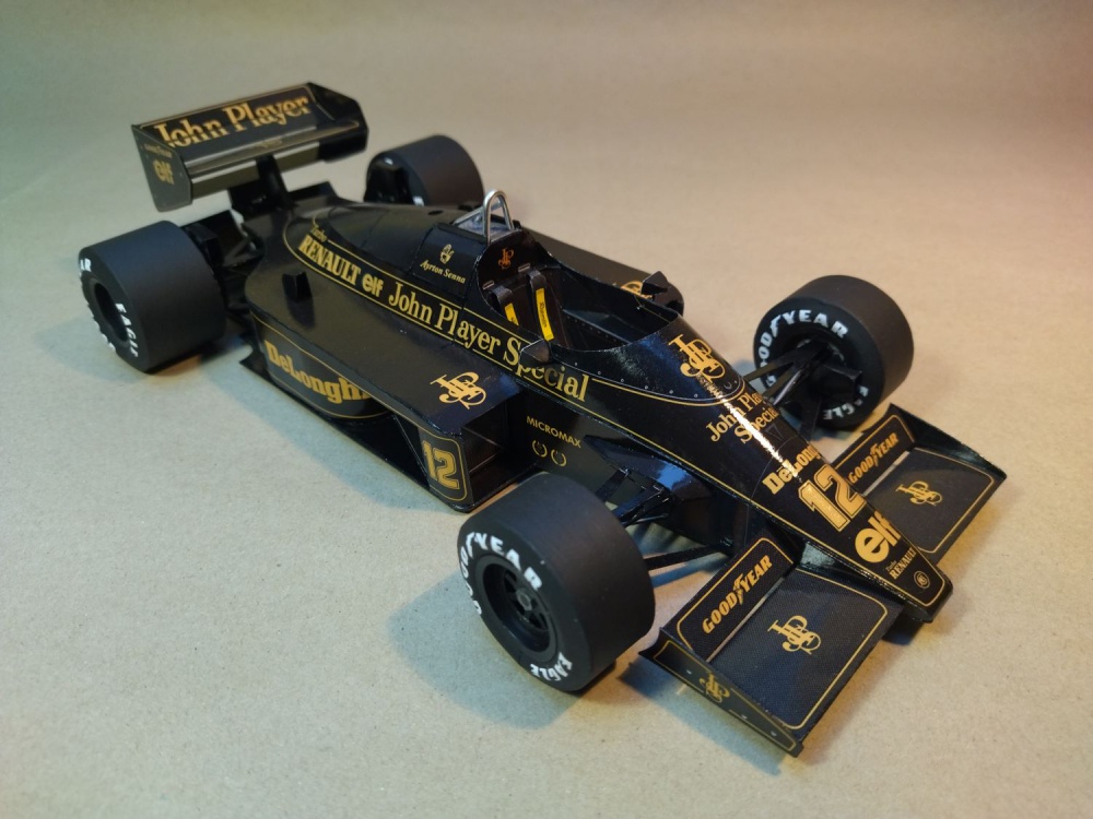 Lotus 98T (Plná velikost v novém okně) Lotus 98T