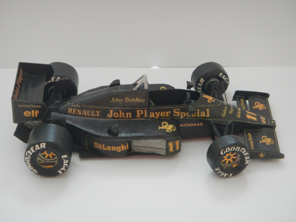 Lotus 98T (Plná velikost v novém okně) Lotus 98T