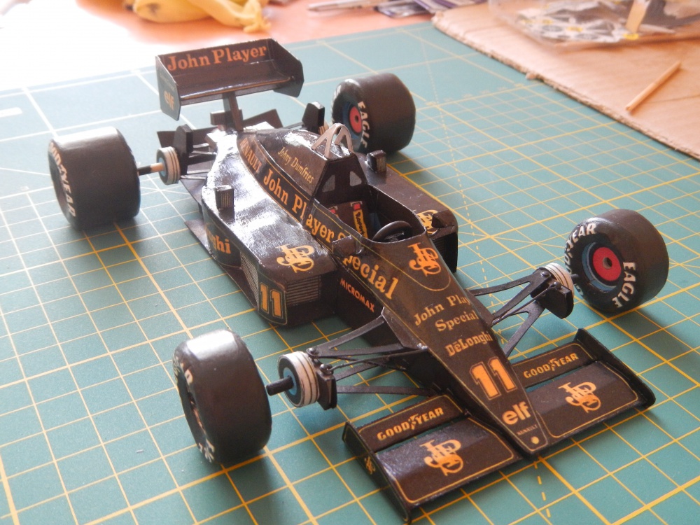 Lotus 98T (Plná velikost v novém okně) Lotus 98T