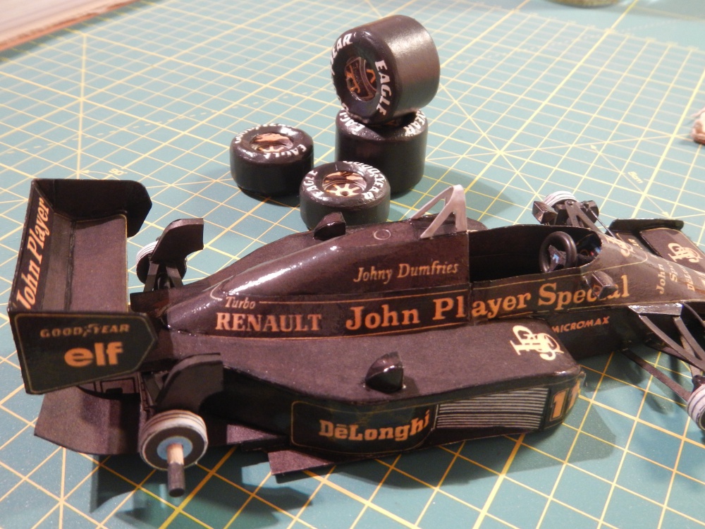 Lotus 98T (Plná velikost v novém okně) Lotus 98T