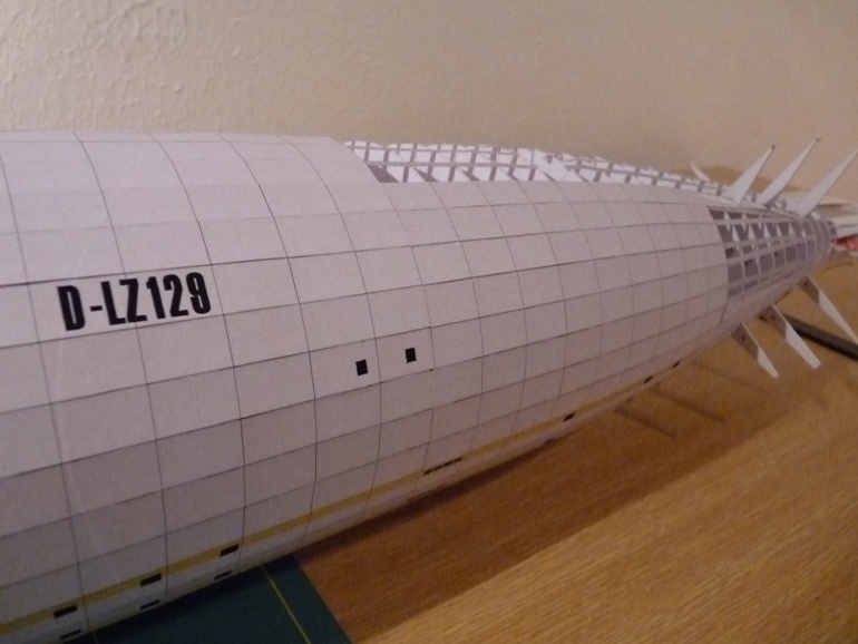LZ-129 Hindenburg (Plná velikost v novém okně) LZ-129 Hindenburg