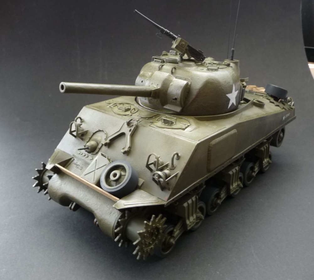 M4A3 Sherman (Plná velikost v novém okně) M4A3 Sherman