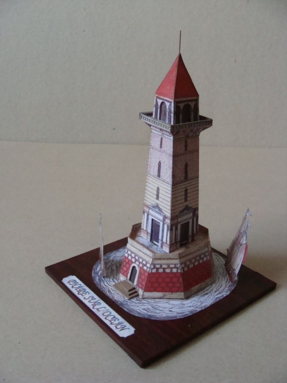 maják Phare sur L´océan (Plná velikost v novém okně) maják Phare sur L´océan