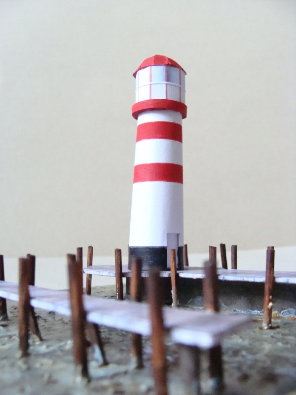 maják Podersdorf - Rakousko (Plnďż˝ velikost v novďż˝m oknďż˝) maják Podersdorf - Rakousko