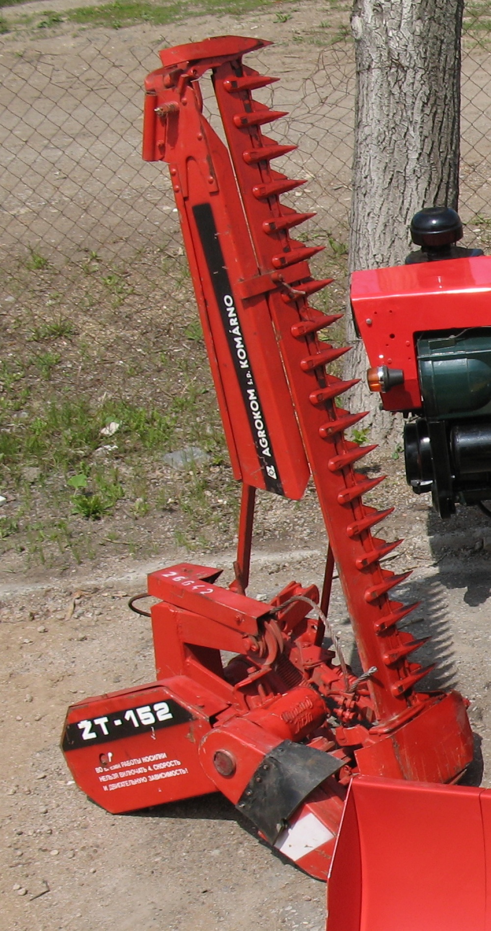 Malotraktor TZ - 4K - 14 (Plná velikost v novém okně) Malotraktor TZ - 4K - 14