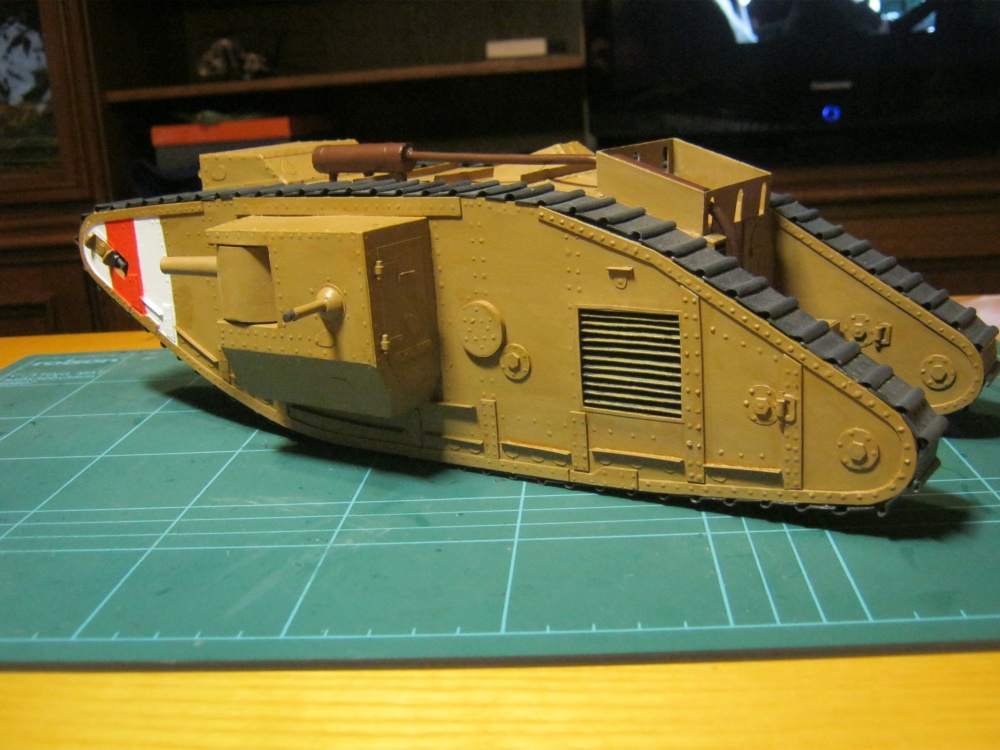 Mark Mk IV male (Plná velikost v novém okně) Mark Mk IV male