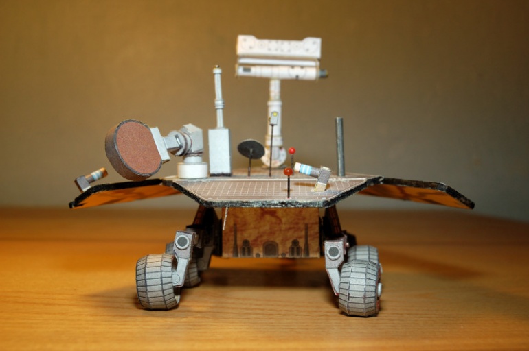 Mars Exploration Rover MER-A Spirit (Plná velikost v novém okně) Mars Exploration Rover MER-A Spirit