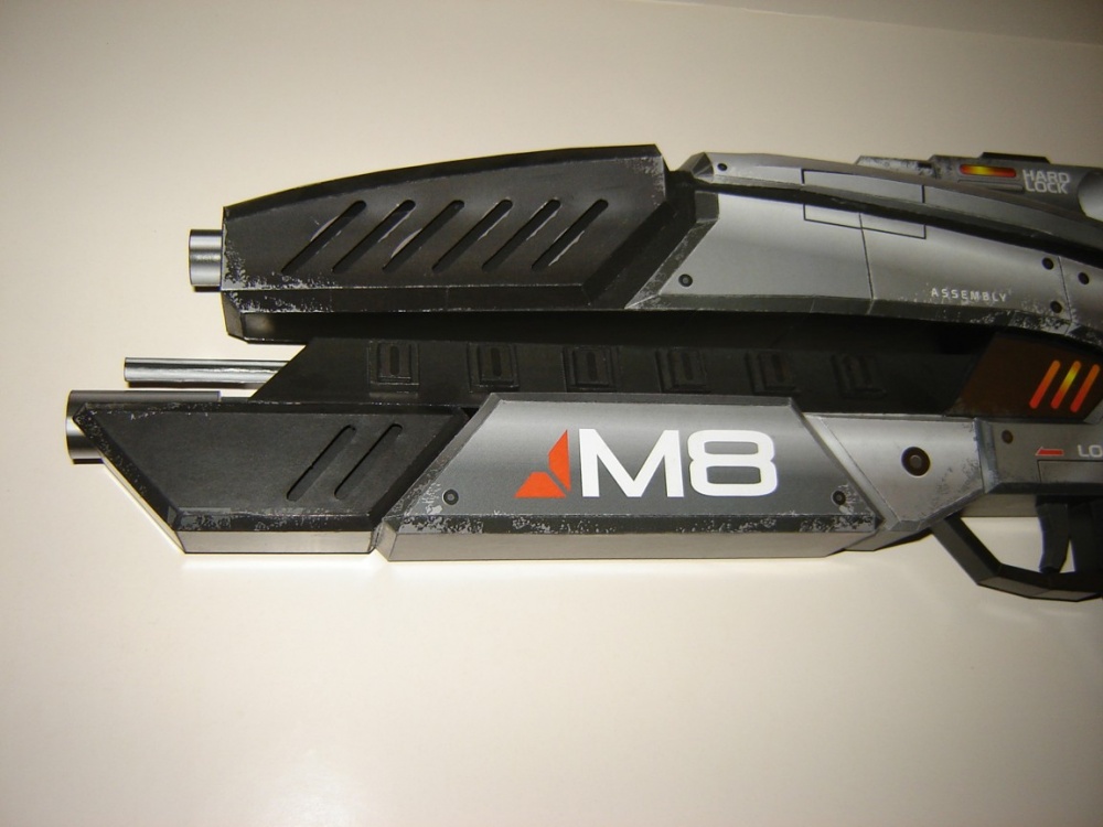 Mass Effect M8 Avenger Rifle (Plná velikost v novém okně) Mass Effect M8 Avenger Rifle