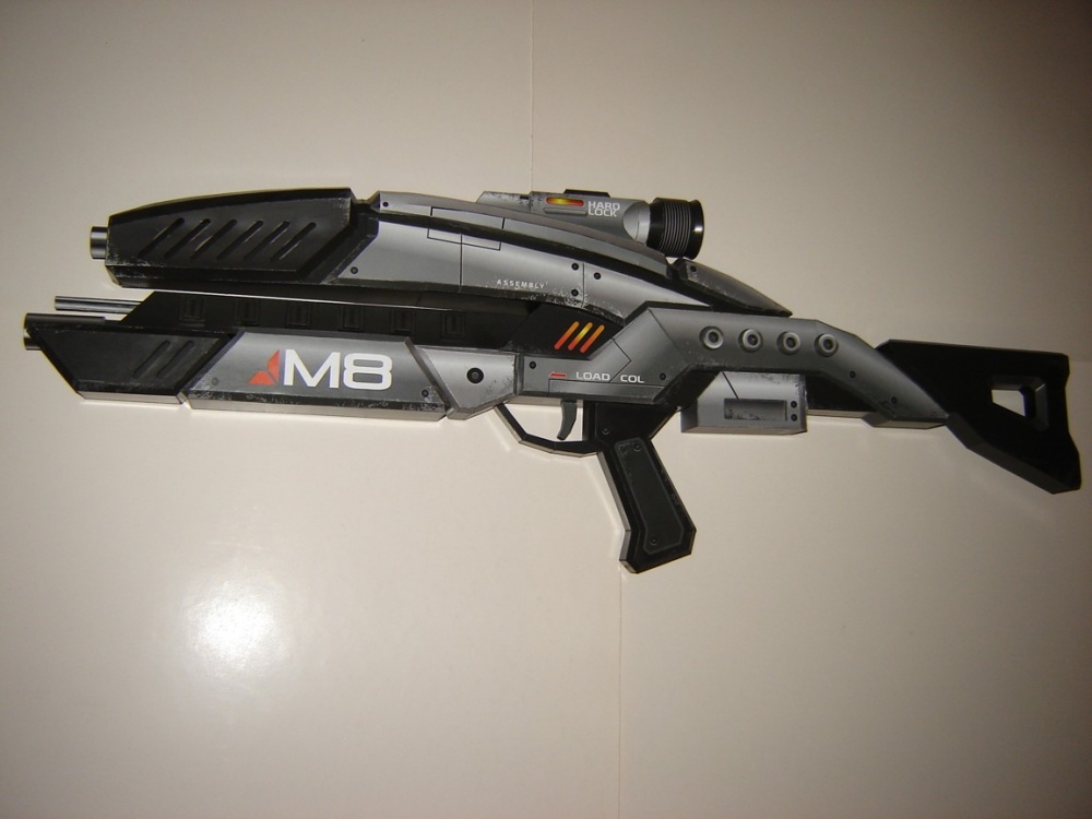 Mass Effect M8 Avenger Rifle (Plná velikost v novém okně) Mass Effect M8 Avenger Rifle