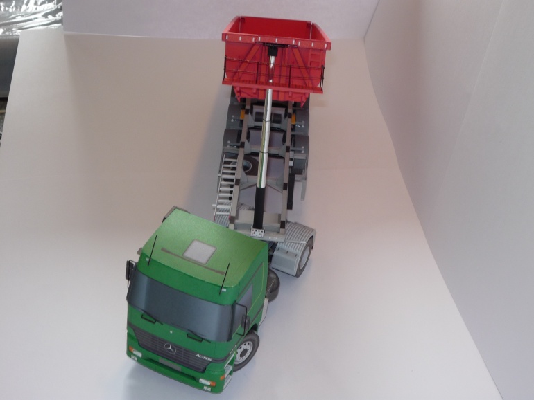 MB Actros 1843 s návěsem (Plná velikost v novém okně) MB Actros 1843 s návěsem