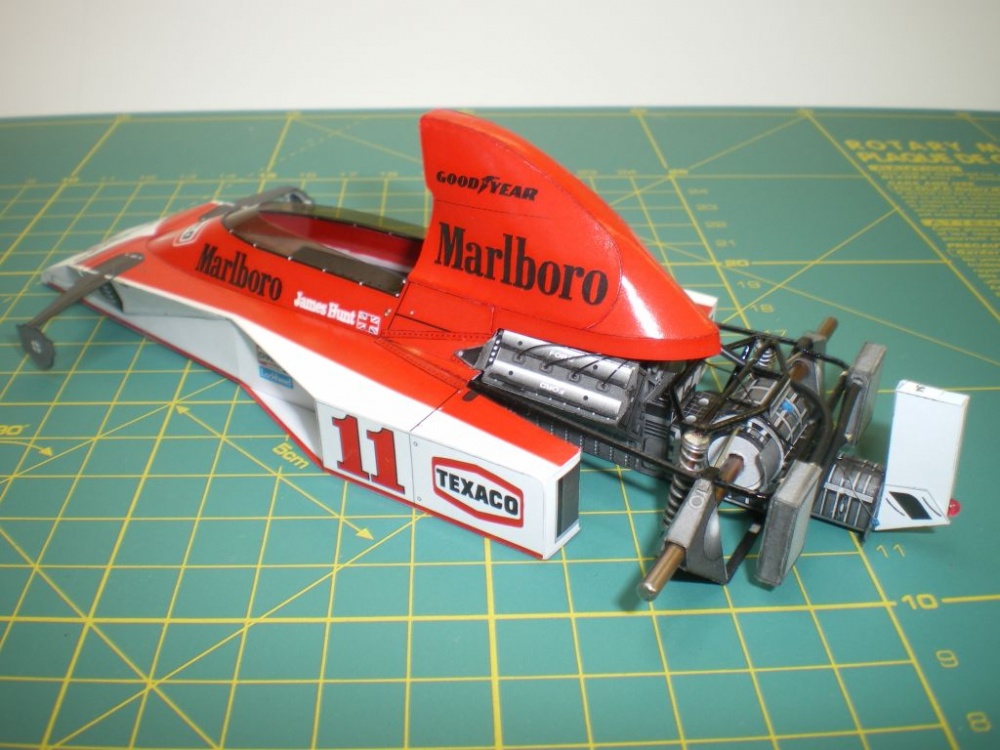 McLaren 23 (Plná velikost v novém okně) McLaren 23
