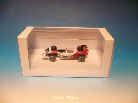 McLaren F1 1:24 �prava na 1:100
