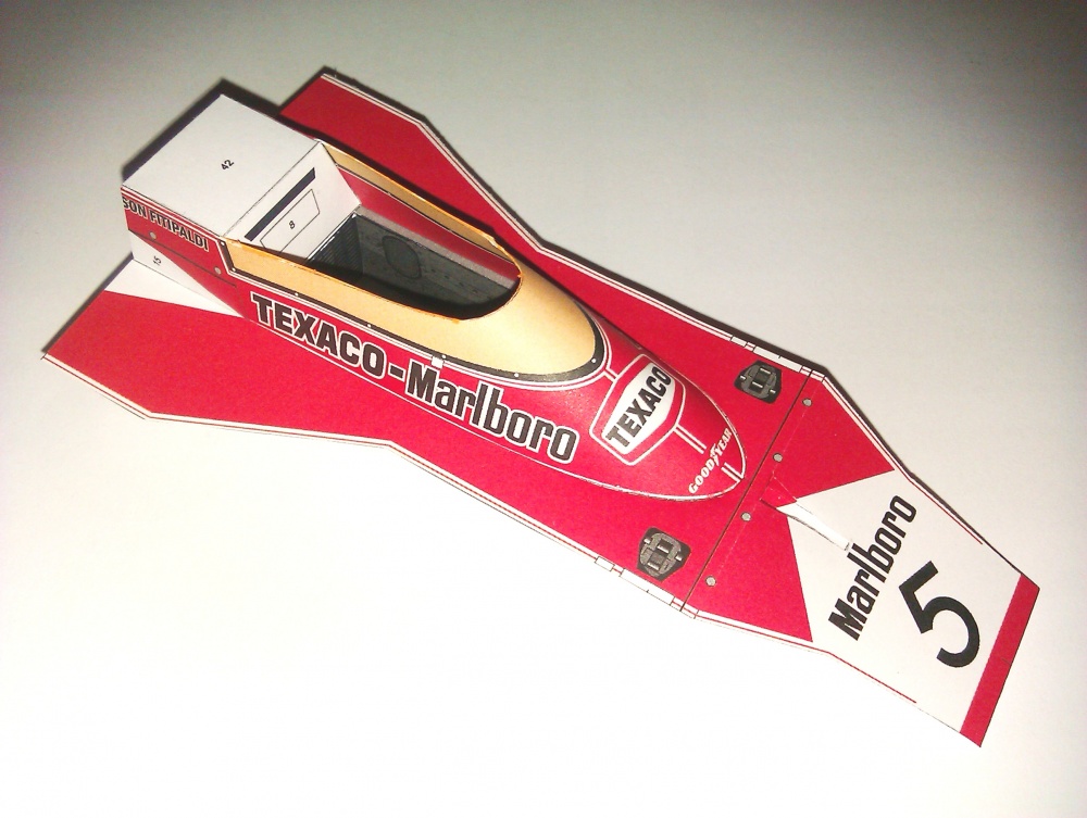 McLaren M23, 1974 Emerson Fittipaldi (Plná velikost v novém okně) McLaren M23, 1974 Emerson Fittipaldi