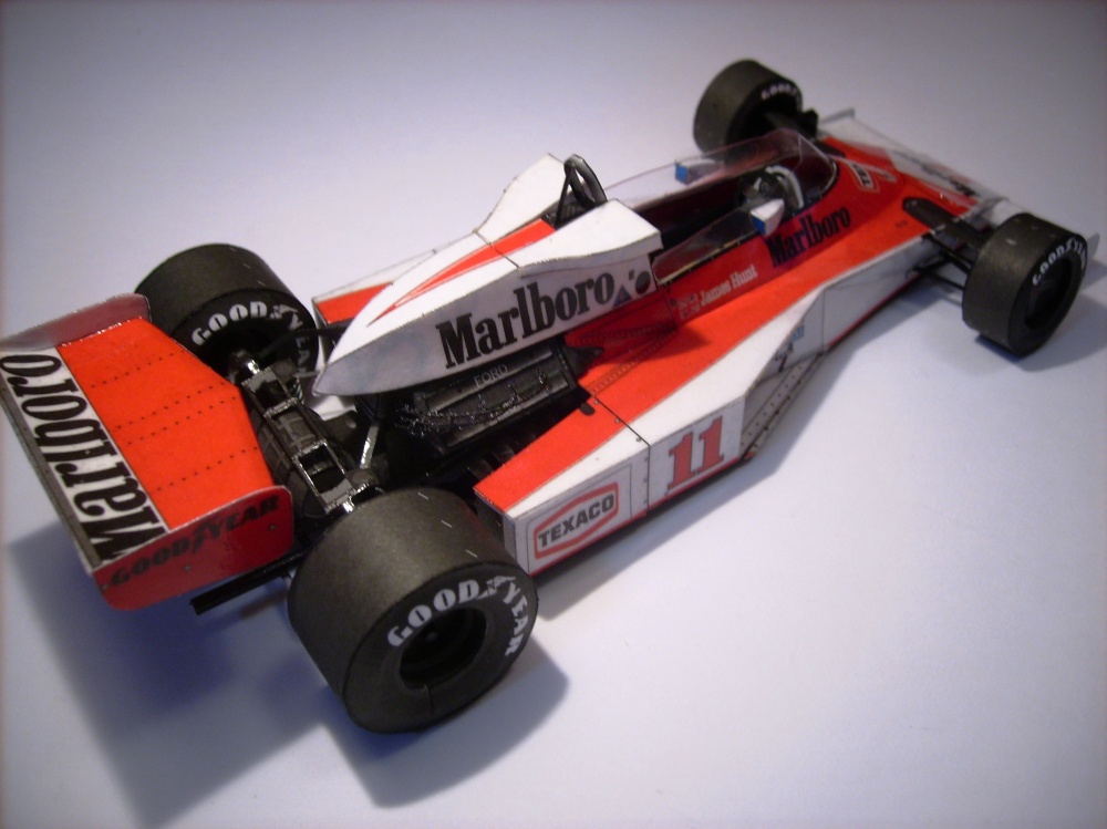 McLaren M23, James Hunt (Plná velikost v novém okně) McLaren M23, James Hunt
