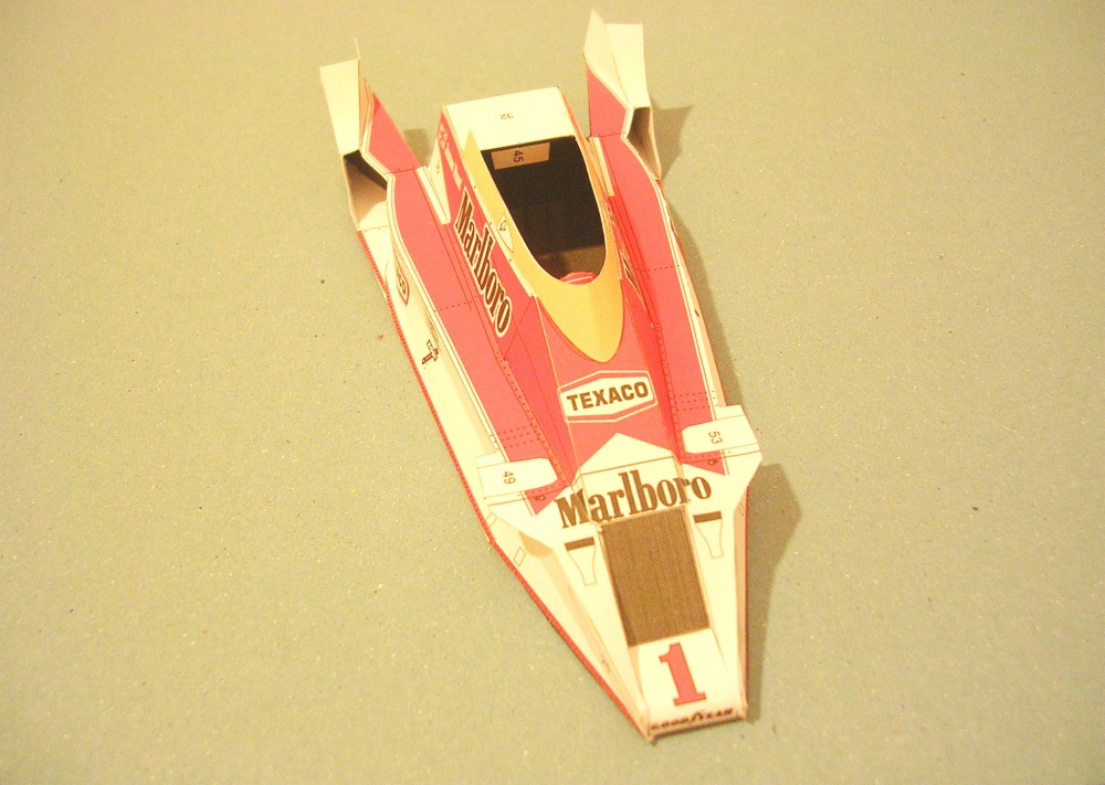 McLaren M26, 1977 James Hunt (Plná velikost v novém okně) McLaren M26, 1977 James Hunt