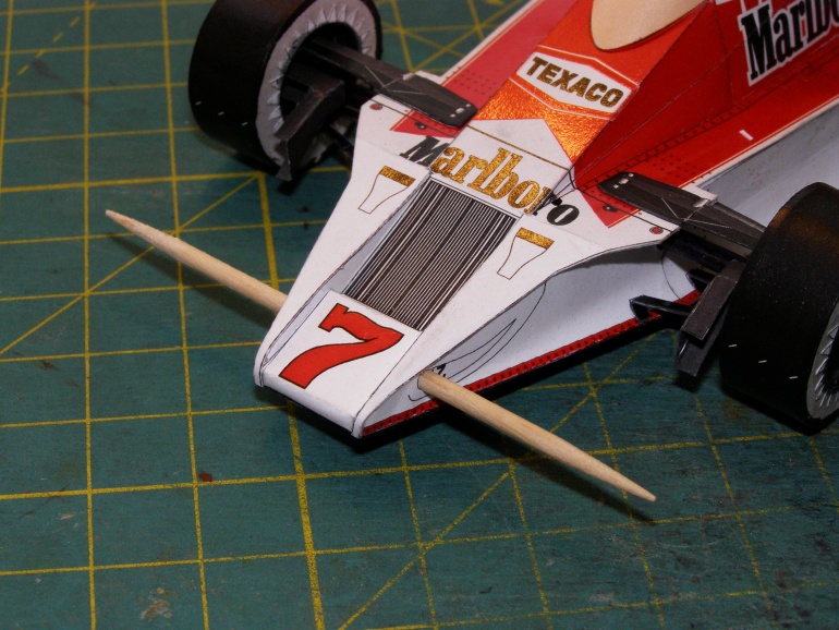 McLaren M26 (Plná velikost v novém okně) McLaren M26