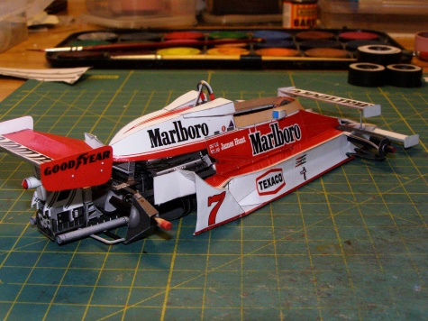 McLaren M26