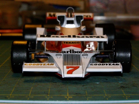 McLaren M26