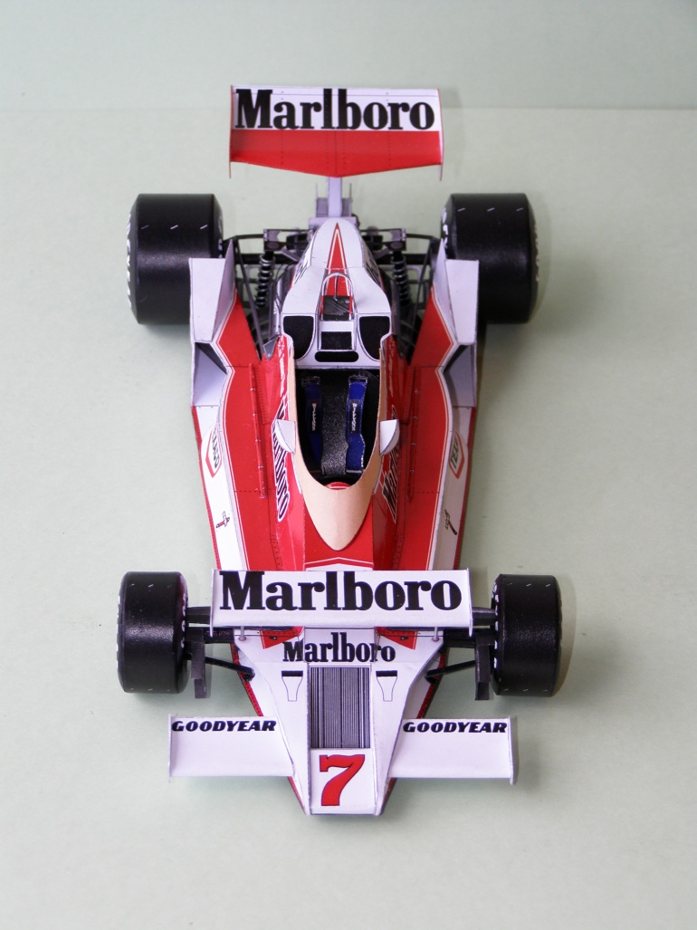 McLaren M26