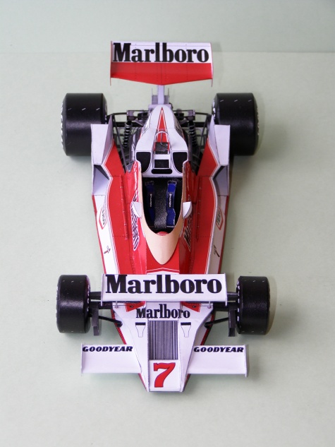 McLaren M26