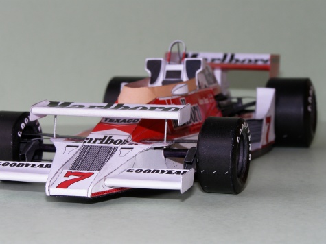 McLaren M26