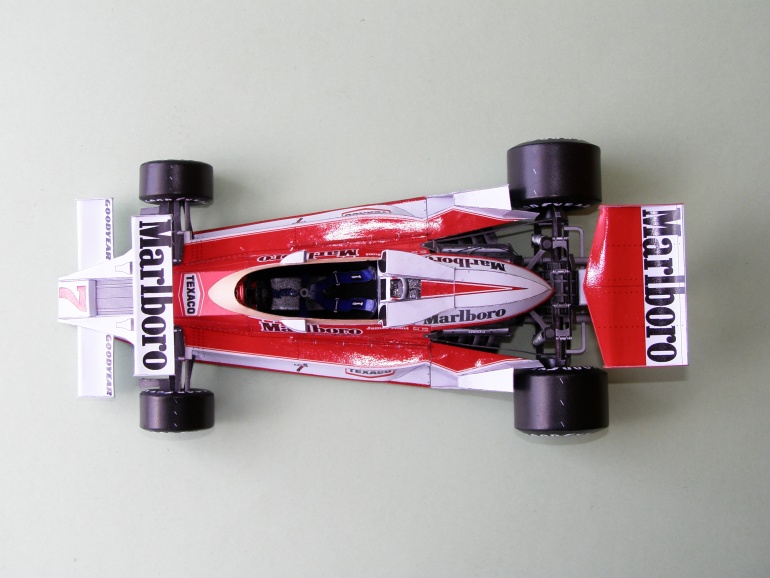 McLaren M26 (Plná velikost v novém okně) McLaren M26
