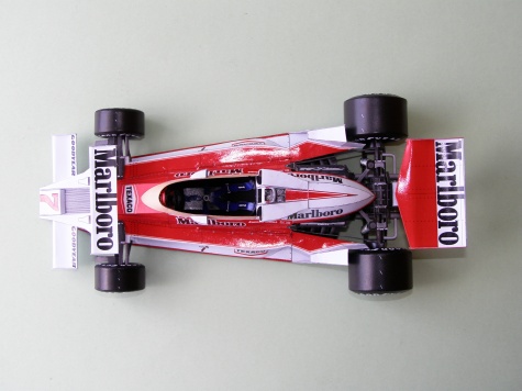 McLaren M26