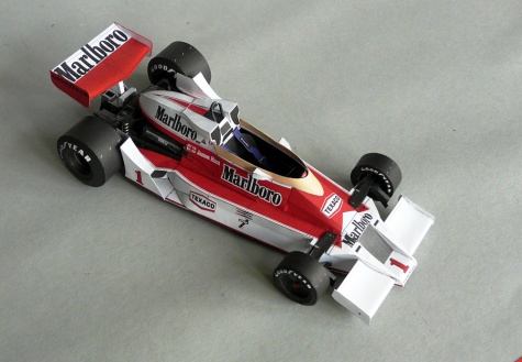 McLaren M26