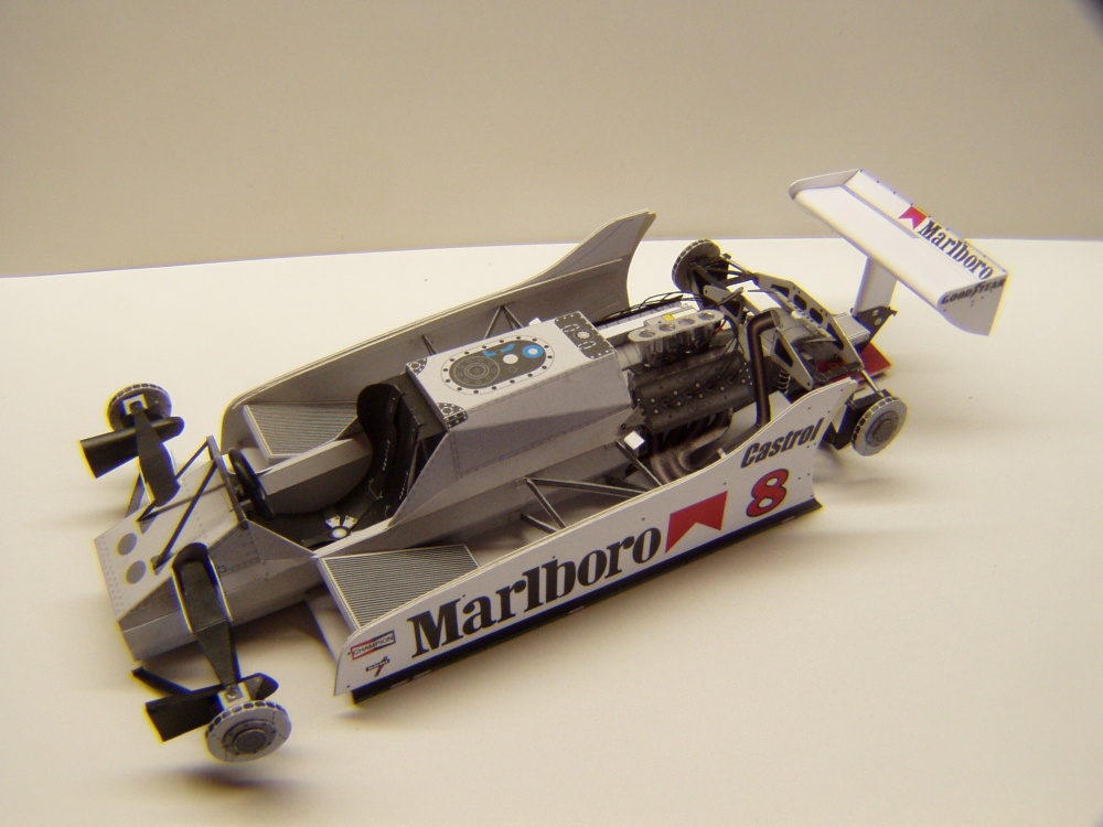 McLaren M30, 1980, A. Prost, GP Itálie (Plná velikost v novém okně) McLaren M30, 1980, A. Prost, GP Itálie