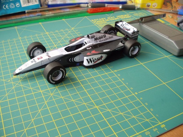 McLaren Mercedes MP4-15 (Plná velikost v novém okně) McLaren Mercedes MP4-15