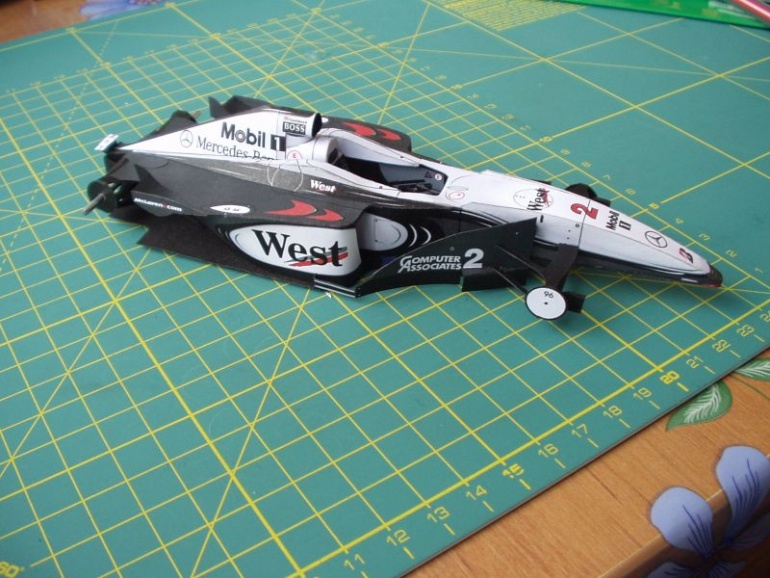 McLaren Mercedes MP4-15 (Plná velikost v novém okně) McLaren Mercedes MP4-15