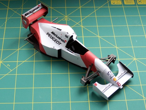 McLaren MP 4 / 9 McLaren MP 4 / 9