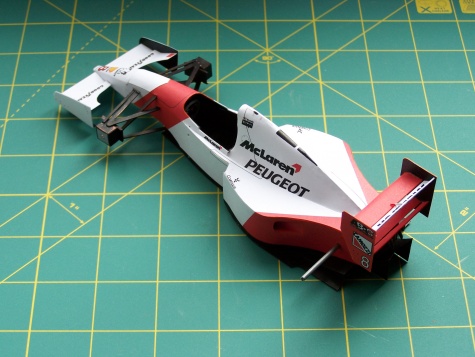 McLaren MP 4 / 9 McLaren MP 4 / 9