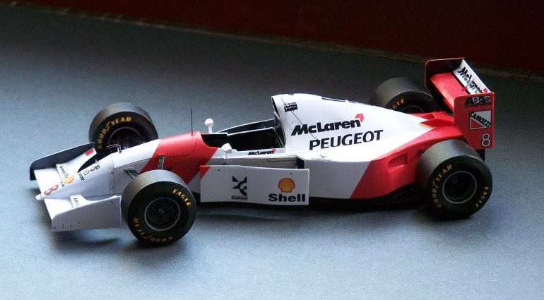 McLaren MP 4 / 9 (Plná velikost v novém okně) McLaren MP 4 / 9