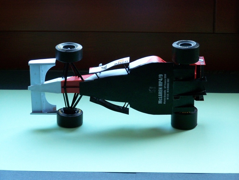 McLaren MP 4 / 9 (Plná velikost v novém okně) McLaren MP 4 / 9