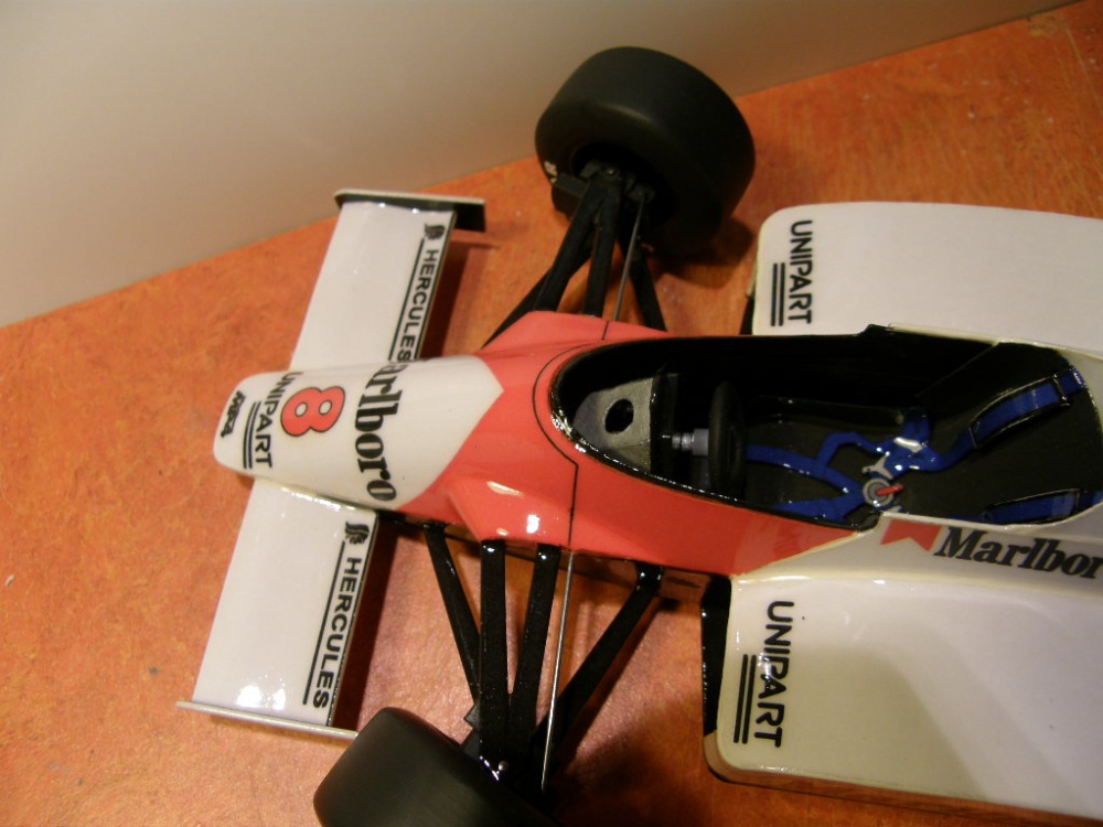 McLaren MP 4-1 (Plná velikost v novém okně) McLaren MP 4-1