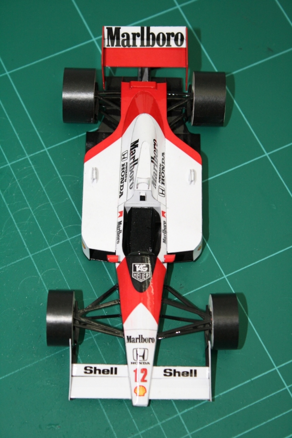 McLaren MP 4/4, Ayrton Senna (Plná velikost v novém okně) McLaren MP 4/4, Ayrton Senna