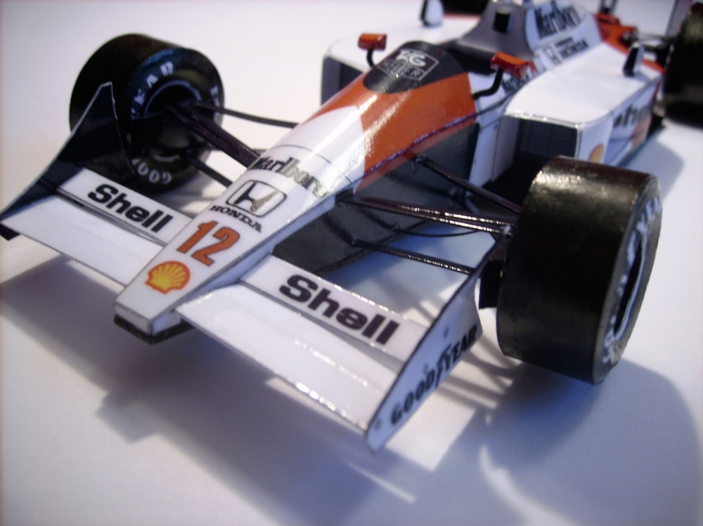 McLaren MP 4/4, Ayrton Senna (Plná velikost v novém okně) McLaren MP 4/4, Ayrton Senna