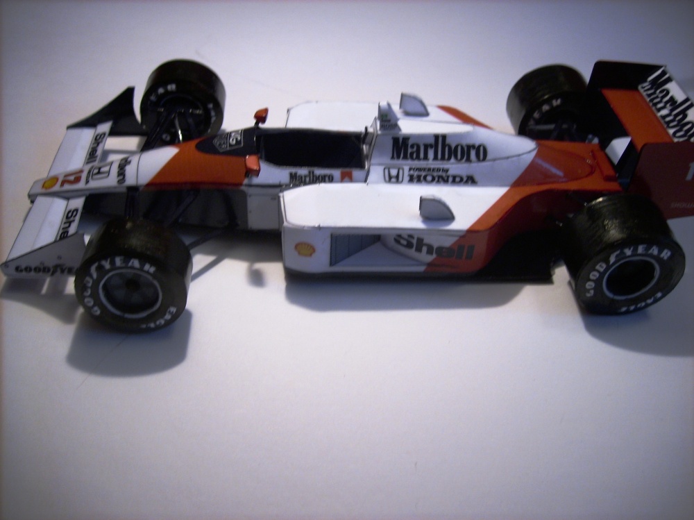 McLaren MP 4/4, Ayrton Senna (Plná velikost v novém okně) McLaren MP 4/4, Ayrton Senna