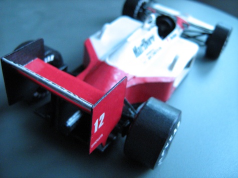 McLAREN MP 4/4 1:24