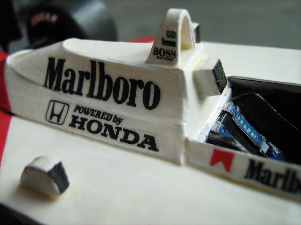 McLAREN MP 4/4 1:24 (Plná velikost v novém okně) McLAREN MP 4/4 1:24
