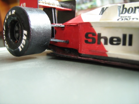 McLAREN MP 4/4 1:24